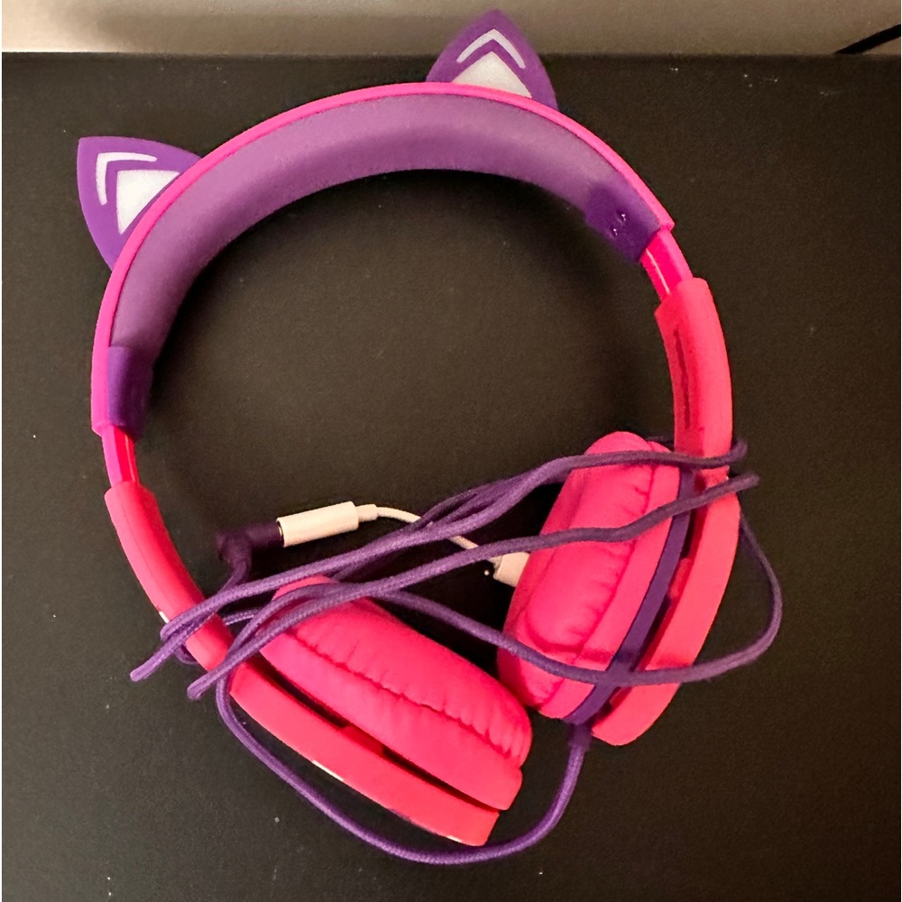 Kids wired headphones with Apple adaptor dongle